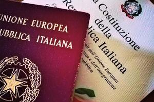 Cadoneghe, il sindaco sospende il giuramento a una donna che non parla italiano: caso politico, il Pd scrive al prefetto