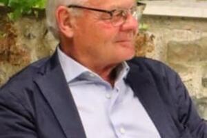 Va in pensione il direttore della Chirurgia breve delle Apuane Enrico Isoppi – il ringraziamento dell’Asl e dei colleghi