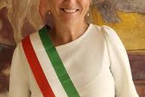 &quot;La senatrice Campione si ricorda di Carrara solo per fare strumentalizzazioni politiche&quot;: il sindaco Arrighi replica alla senatrice di FdI sui problemi di sicurezza di Carrara