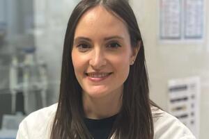 La dottoressa  e ricercatrice carrarese Margherita Ambrosini  dell’Istituto Nazionale Tumori di Milano vince  il X “Premio S.O.S.”   dell’associazione bergamasca “Solidarietà in Oncologia e Sociale ODV”