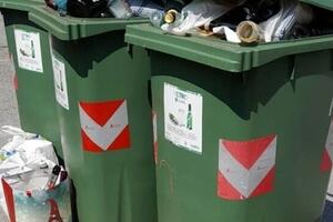 Gestione dei rifiuti a Massa in tilt, città sommersa dall'immondizia:  situazione insostenibile secondo Fratelli d'Italia