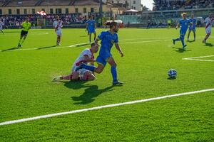 Una buona Carrarese pareggia col Mantova nella prima storica partita in serie B allo Stadio dei Marmi