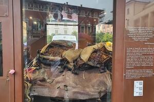 Massa rende omaggio alla &quot;Quarto Savona 15&quot;: esposta la teca con i resti dell&#039;auto della scorta di Falcone