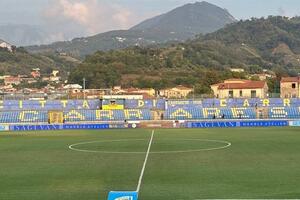 Tutti pazzi per Carrarese spezia del 6 aprile: Bernardi e Manuel chiedono al sindaco di firmare la deroga per aumentare la capienza dello stadio