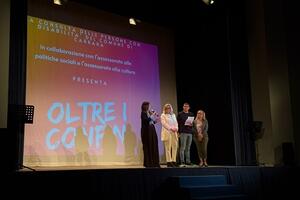 ‘Oltre i confini’: tutto esaurito al Garibaldi per lo spettacolo della consulta delle Persone con disabilità del Comune di Carrara