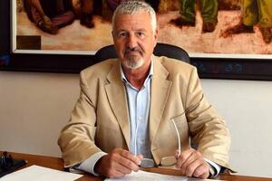 Ingegner Della Pina in fuga dal comune di Massa per le vessazioni del sindaco Persiani: il saluto e la polemica contro Persiani di Benedetti