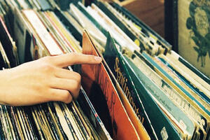 “Inchiostro a 33 giri”: Caparezza protagonista della prima edizione del festival del fumetto e del vinile