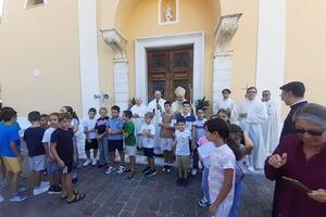 Mirteto riabbraccia la sua Pieve, ma la festa è macchiata dal furto a Don Stefano: «Rubati 5mila euro della chiesa, aiutateci