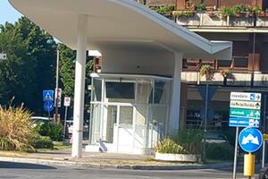 "Non facciamo morire di nuovo l'ex  storico distributore Agip di Massa": l'appello di Italia Nostra Massa Montignoso