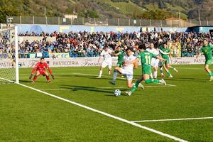 La Carrarese spreca l&#039;occasione dello scontro diretto in zona salvezza e perde in casa col Frosinone 0-1