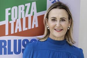Massa,  On. Deborah Bergamini, vicesegretario nazionale di Forza Italia: "Inaccettabili scritte contro Giorgia Meloni. Solidarietà a premier"