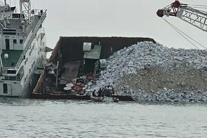 Definite le procedure per la rimozone della Guang Rong, la nave naufragata contro il pontile di Marina di Massa