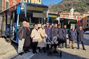 Inaugurati a Carrara i nuovi bus di Autolinee Toscane: nove mezzi  di piccole dimensioniper il servizio interurbano