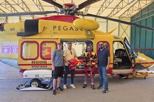 Elisoccorso: donato da Geonord Wellpoint dispositivo all'avanguardia per l'immobilizzazione spinale ed il recupero in quota in ambienti impervi