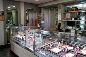 Enzo ha chiuso: il gelato che ha deliziato generazioni di carrarini lascia un vuoto amaro di tradizioni antiche e ricordi