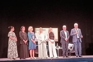 Parte Con-vivere bagnato dalla pioggia: all’inaugurazione anche il presidente Giani e l’assessore regionale alla cultura Manetti
