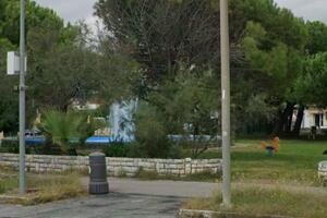 Piazza Calamandrei,  il cuore di Ronchi e Poveromo nel degrado: la critica del gruppo consiliare del Pd di Massa