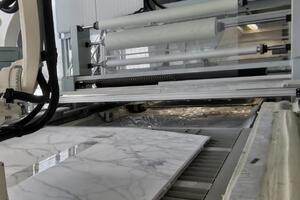 Proroga di due anni agli imprenditori del marmo che hanno mancato l'obiettivo del 50 per cento di lavorazione in loco: l'annuncio di Pd,  Pri e Psi