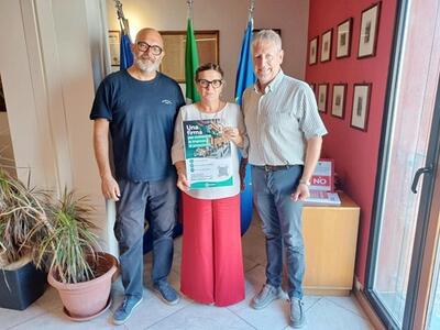 Carrara, il Comune aderisce alla campagna di raccolte firme di Confesercenti per salvare i negozi tradizionali