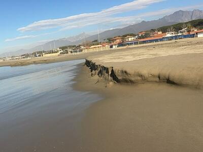 Erosione della costa: i Paladini Apuoversiliesi chiedono incontri in tutti i comuni e tutte le regioni