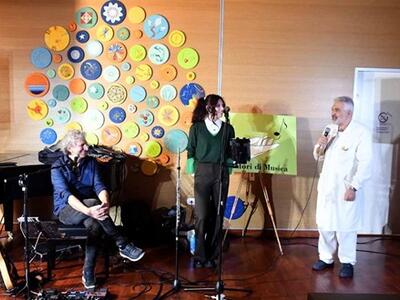 “Donatori di Musica”: applausi e consensi per Andrea e Silvia Vezzoni all'ospedale “Apuane”