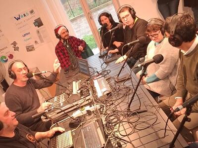 Radio Rogna nella casa del Dopo di noi di Filetto: un po-meriggio di musica e parole sul tema della vita indipen-dente e del lavoro