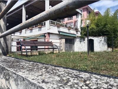 San Carlo, scompare la panchina dalla terrazza panoramica: la segnalazione di Giorgio Tenerani arriva allo Sportello del Cittadino