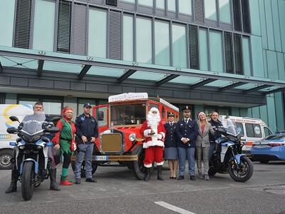 Questura di Massa Carrara: consegna dei regali ai bambini ricoverati presso il NOA e l'OPA