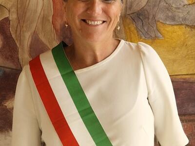 “Basta strumentalizzazioni. Anziché fare propaganda la senatrice Campione sostenga la mia richiesta al Ministero per avere più forze dell’ordine”: la replica del sindaco  di Carrara Serena Arrighi