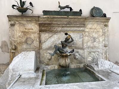 Il Polo P&amp;S: il danneggiamento del trionfo di Afrodite è un fatto culturale