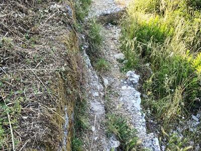 Frana sul tracciato della Francigena a Nazzano dimenticata da due anni: la segnalazione di Avenza Si R-Esiste