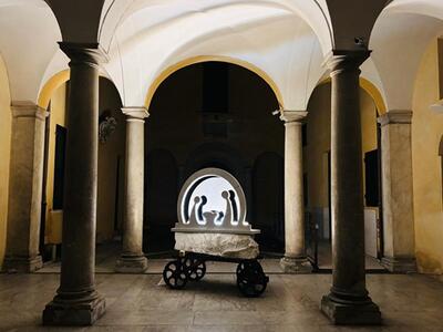 La "sacra famiglia" di Marco Biagi al Museo Ugo Guidi 2 a Massa