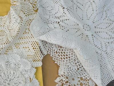 Una mantella di pizzo ricamato a mano per la Madonna di Sant'Agata lunga un chilometro e mezzo: al record hanno contribuito anche le donne di Torano