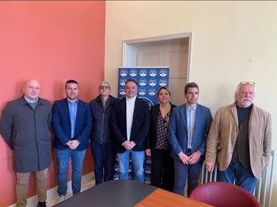 "Le classi non sono e non saranno mai sezioni di partito": Fratelli d'Italia Massa si schiera con l'onorevole Amorese