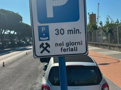 Massimiliano Bernardi, Gruppo Civico: "Marina di Carrara il paradosso dei parcheggi. Tra i limiti per il Club Nautico e i privilegi per il TISG di Costantino"
