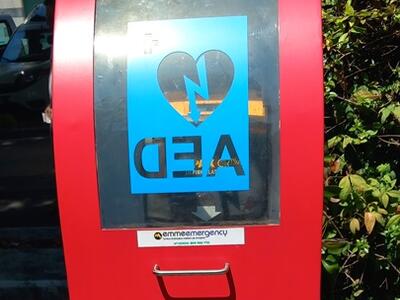 Ripristinato il defibrillatore di viale Eugenio Chiesa a Massa: la soddisfazione di Italia Nostra Massa Montignoso