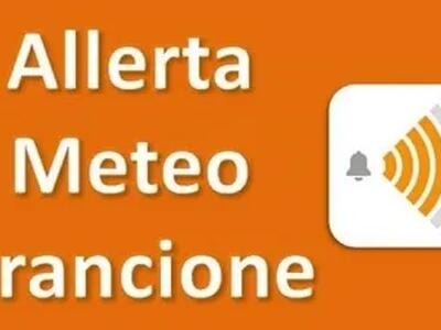 Allerta arancio rinviate la passeggiata poetica e 'Io sto bene al museo', chiusi parchi pubblici, stabilimenti balneari e impianti sportivi. Sospese la manifestazioni all’aperto e le attività didattiche ed educative