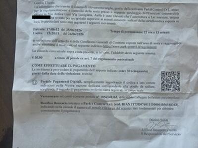 Fioccano le multe nel parcheggio del Penny Market di Aulla per soste lunghissime mai avvenute: la rabbia dei clienti del supermercato