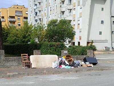 Via Mulazzo continua ad essere una discarica a cielo aperto: la denuncia di Pierangelo Tozzi