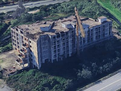 Marble Hotel, dagli annunci di esproprio all'ammissione di una procedura in salita da parte dell'amministrazione Arrighi: la solita propaganda senza soluzioni concrete secondo il consigliere Miraella