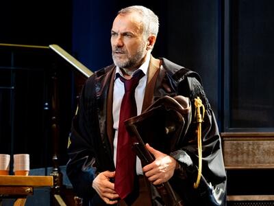 Massa: in programmazione al Guglielmi da venerdì 30 gennaio a domenica 1 febbraio, ore 21 –Massimiliano Gallo con “Malinconico. Moderatamente felice”