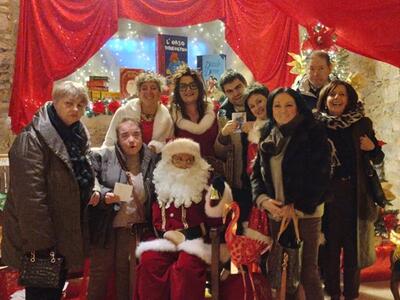 La Magica casa di Babbo Natale a Pontremoli ha aperto le sue porte per una giornata speciale, dedicata agli ospiti dei Centri di socializzazione della Lunigiana e non solo