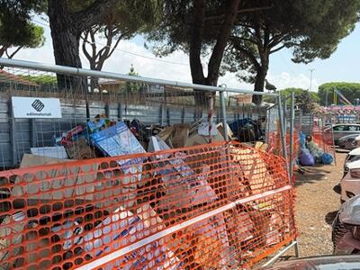 Rifiuti fuori controllo al mercatino della Partaccia: il gruppo consiliare del Pd di Massa chiede intervento urgente
