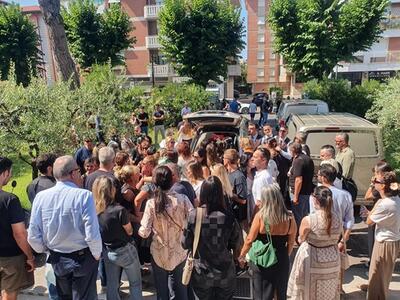 Il commosso addio di Marina di Massa a Federica Savarola