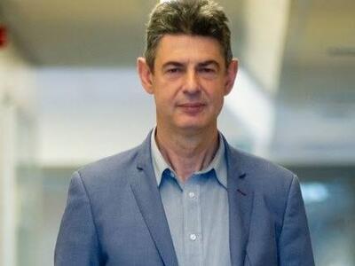 Nessun progetto della giunta 5 Stelle lasciato nel cassetto, ma poca lungimiranza e molto tornaconto: l'ex sindaco di Carrara Francesco De Pasquale bacchetta il sindaco Arrighi