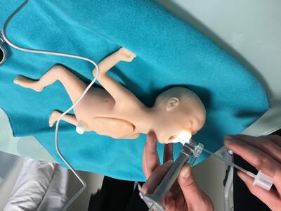 Alla Pediatria dell'ospedale Apuane un simulatore di un neonato prematuro per la formazione del personale grazie ad ADISCO