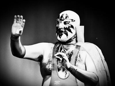 La satira di Caterpillar al Teatro di Terra di Carrara il 26 marzo