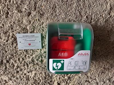 Altagnana, un defibrillatore in ricordo di Maria Giovanna Lazzoni: il dono di Alessandro Amorese