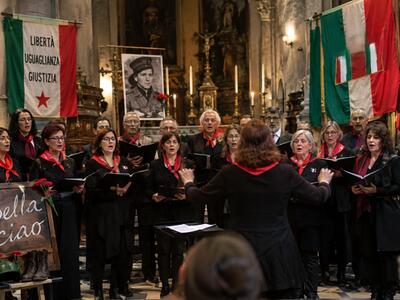 Fischia il vento e Bella ciao cantati in chiesa: i dubbi di Benedetti di Futuro Nazionale