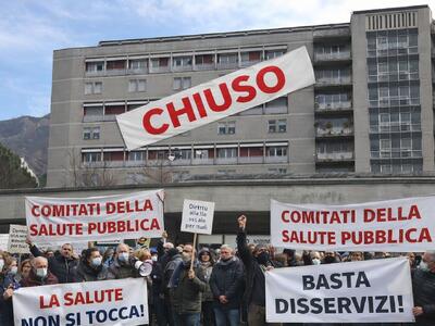 Sanità in agonia, le promesse disattese: sit- in sotto al comune di Carrara giovedì 9 aprile